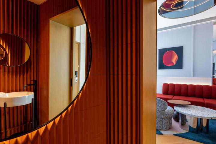 Room 20 of 97