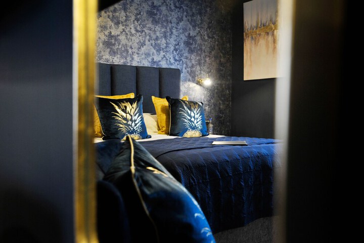Room 25 of 90