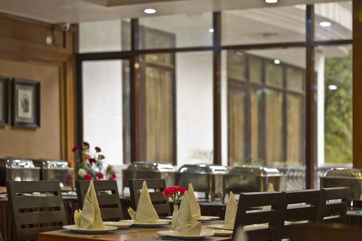 Dining 67 of 98