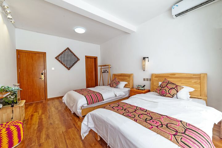 Room 8 of 40