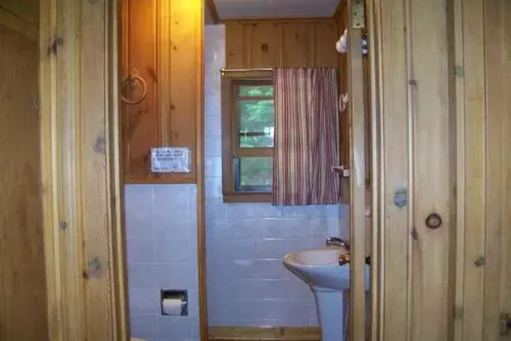 Room 8 of 18