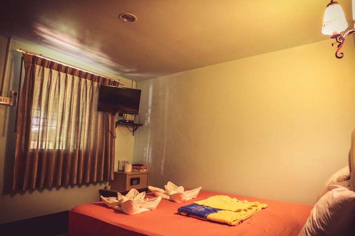 Room 24 of 61