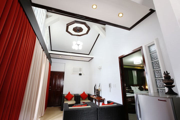 Room 10 of 42