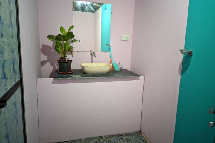 Room 15 of 23