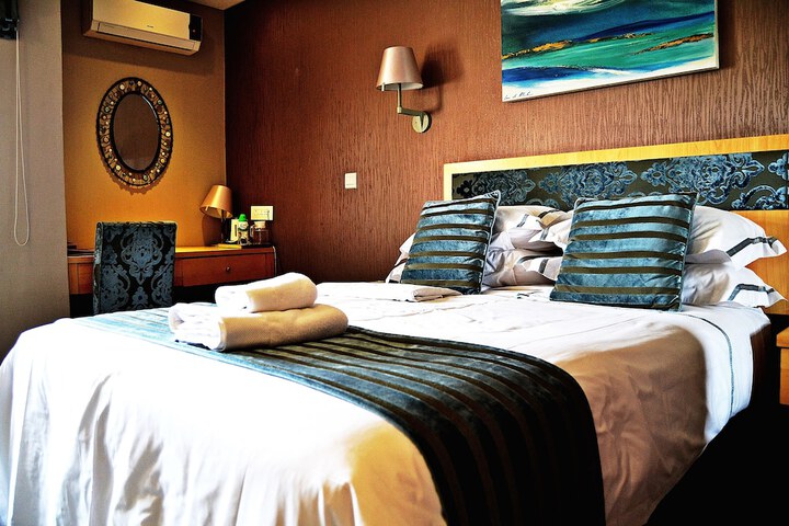 Room 7 of 50