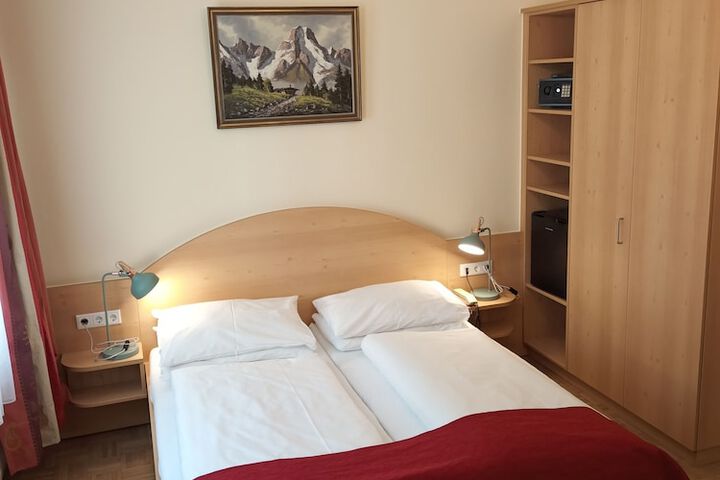 Room 17 of 56