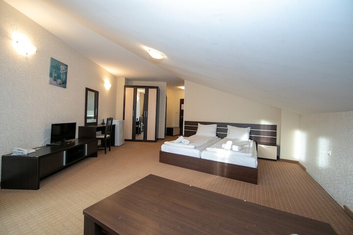 Room 7 of 43