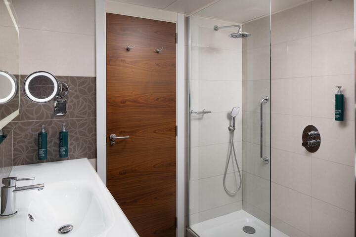 Room 70 of 119