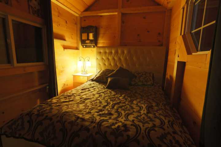 Room 14 of 80