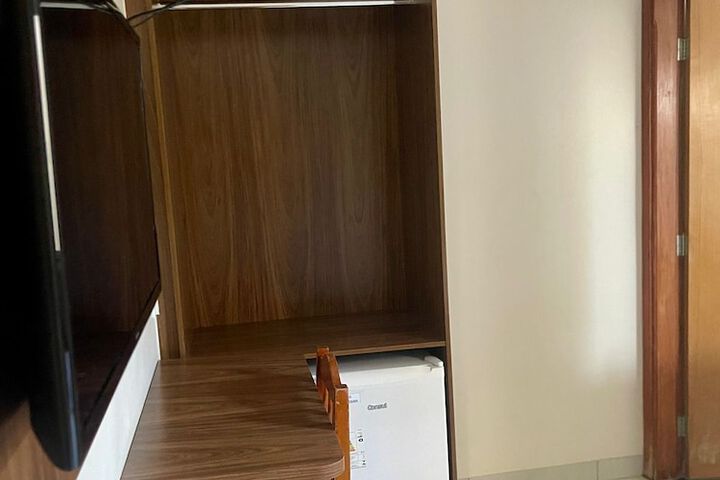 Room 10 of 24
