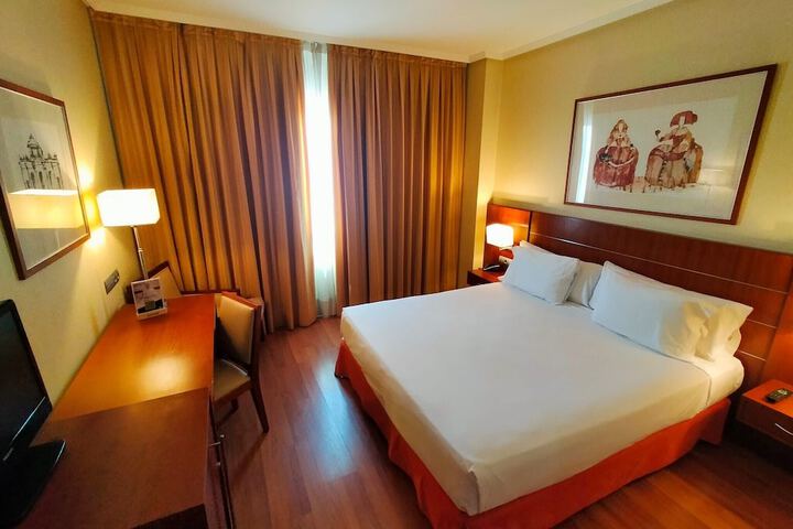 Room 8 of 38