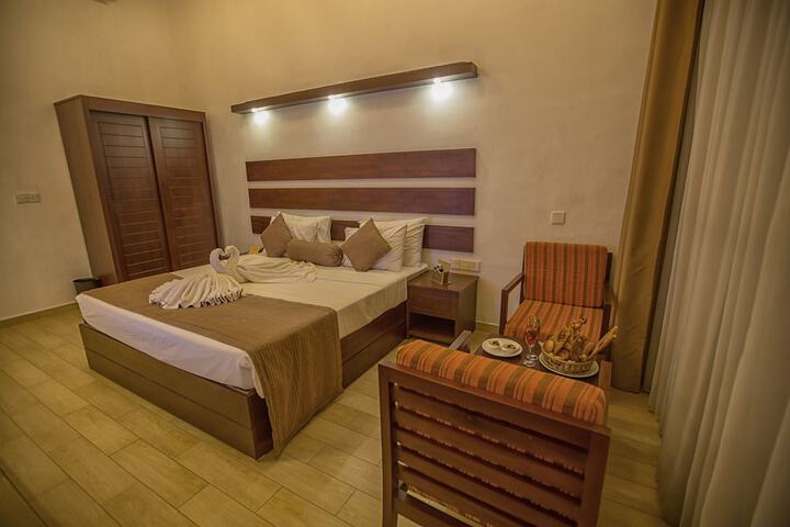Room 8 of 43