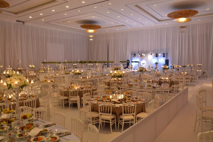Ballroom/Hall 86 of 95