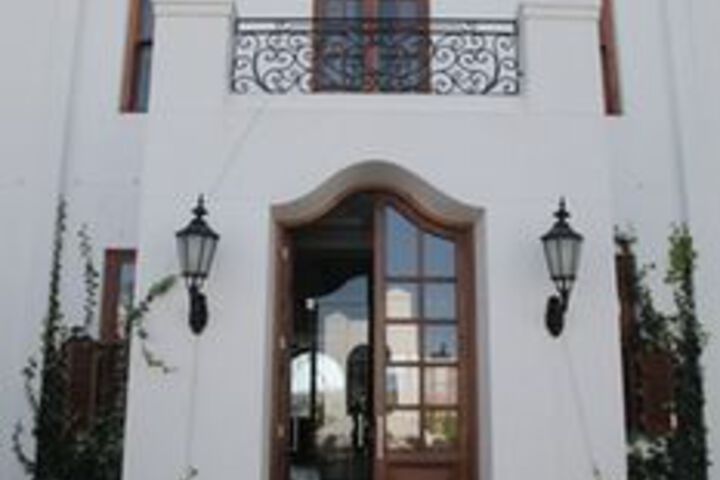 Hotel 4 of 164