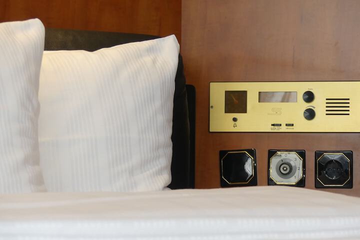 Room 54 of 72