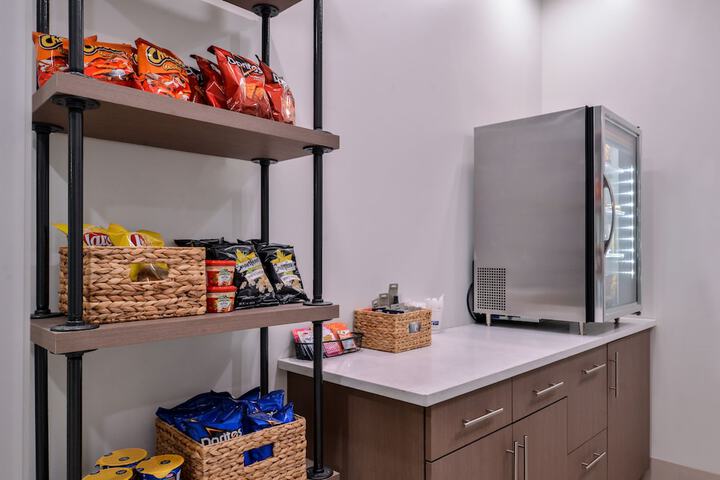 Snack bar