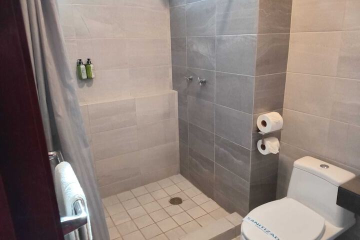 Room 12 of 19