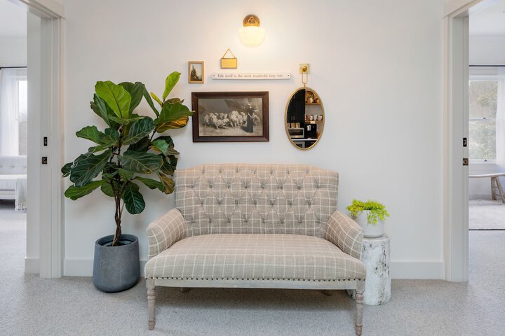 Ballroom/Hall 56 of 69