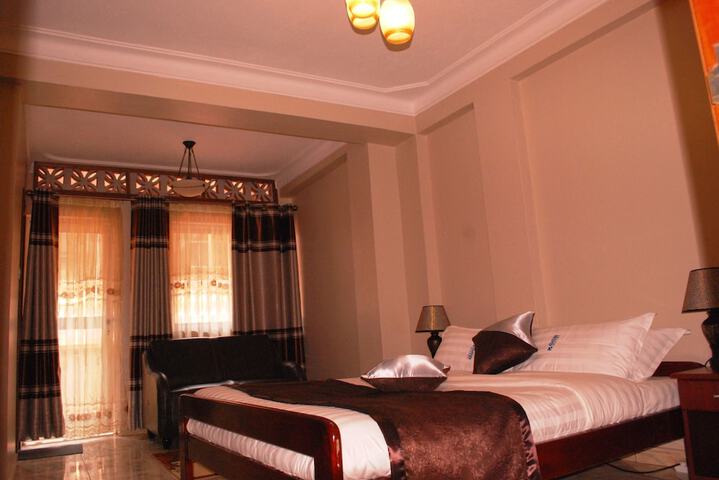 Room 4 of 43