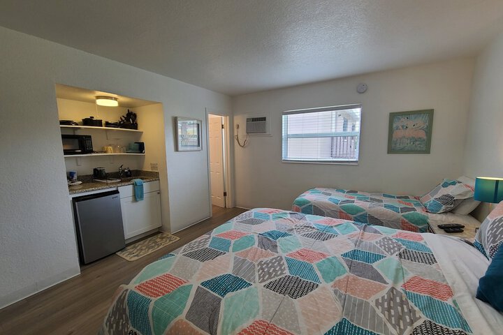 Room 43 of 166