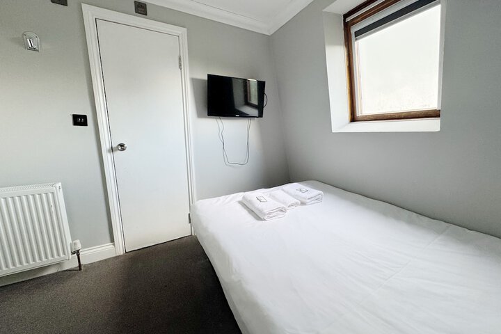 Room 50 of 85