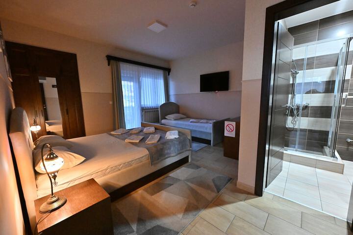 Room 18 of 42