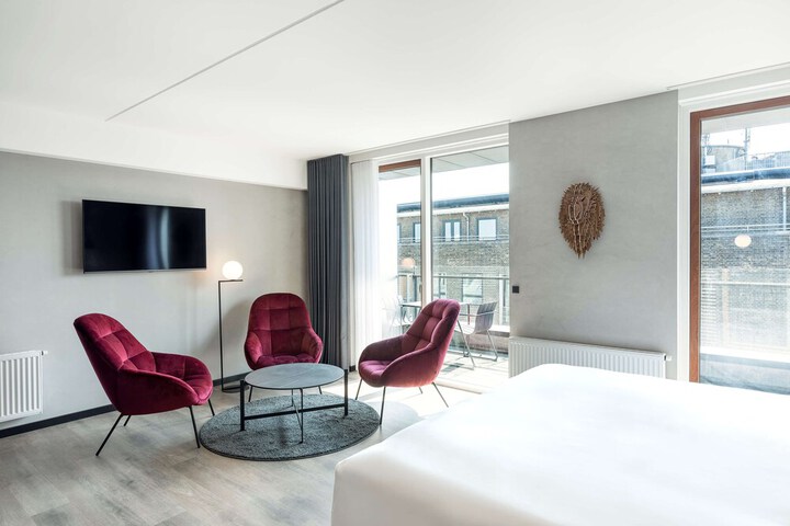 Room 28 of 75