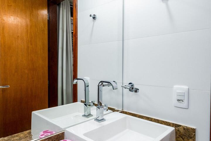 Room 4 of 21