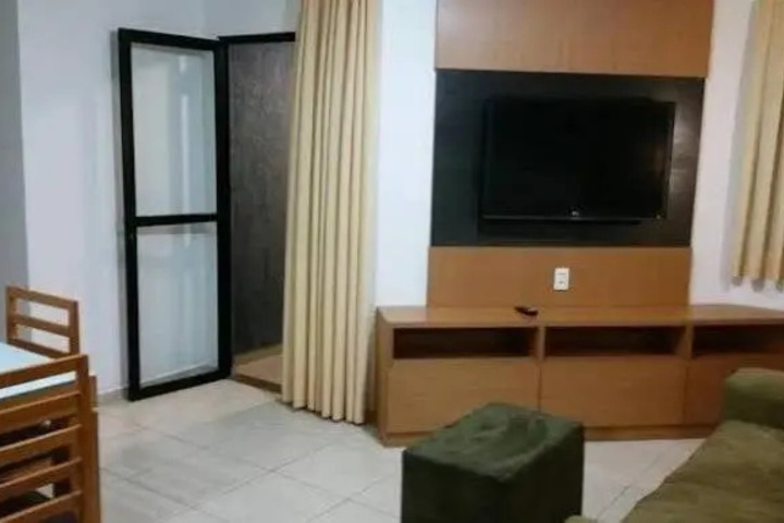 Room 4 of 12
