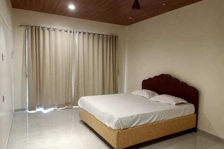 Room 3 of 18
