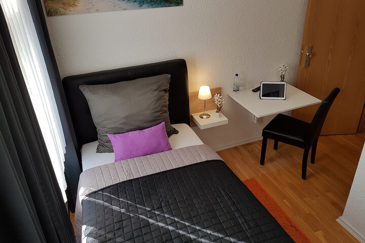 Room 6 of 30