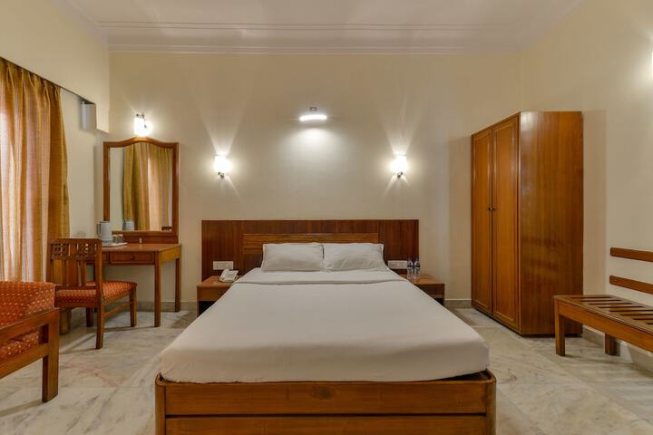 Room 5 of 19