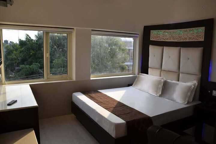 Room 5 of 25