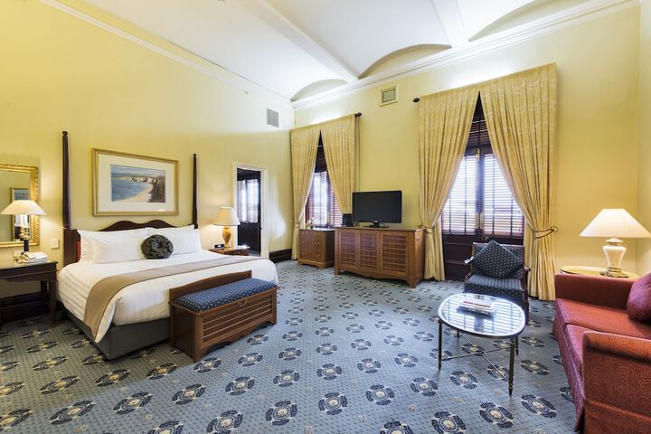Room 9 of 48