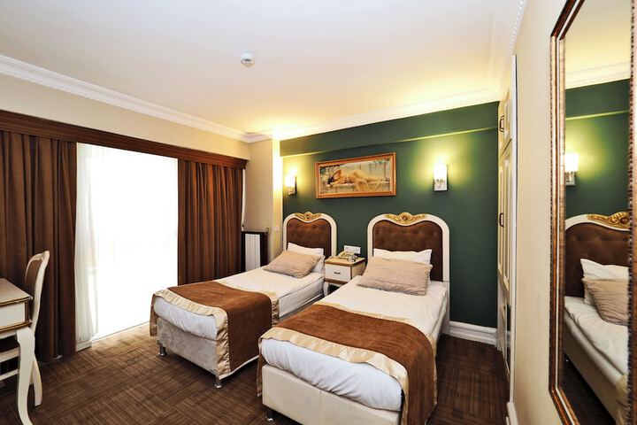Room 9 of 61