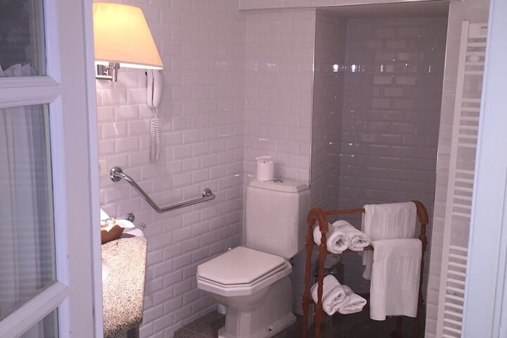 Room 11 of 43