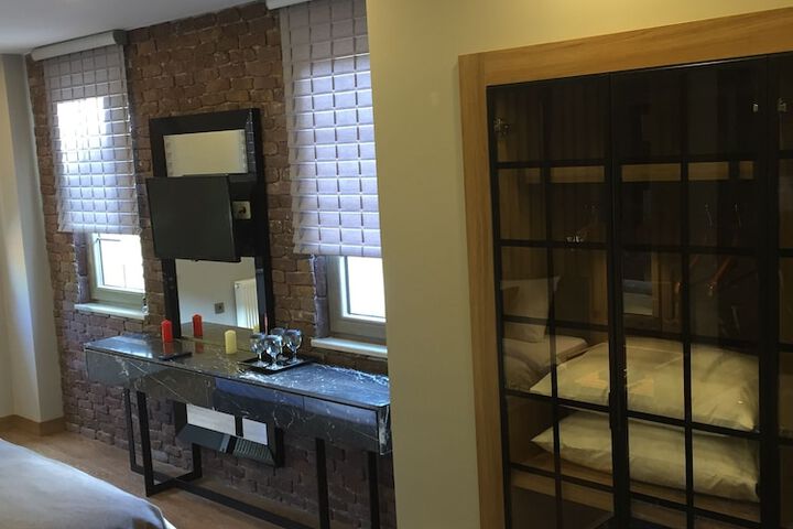 Room 10 of 72