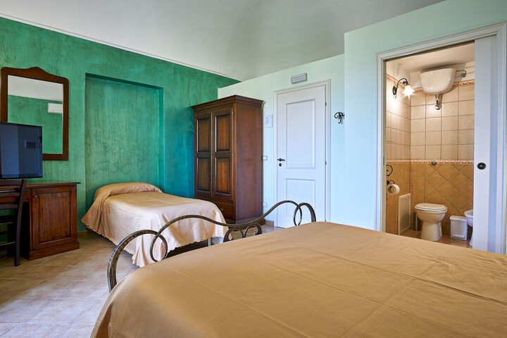 Room 18 of 91