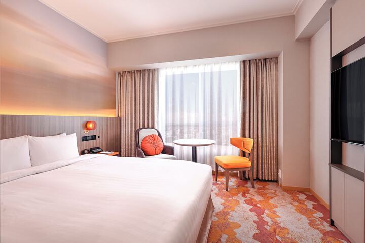 Room 18 of 38