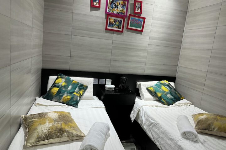 Room 141 of 195