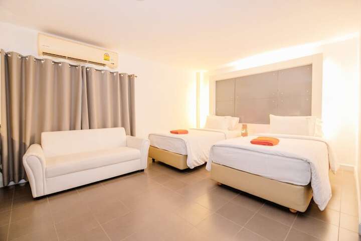 Room 3 of 34
