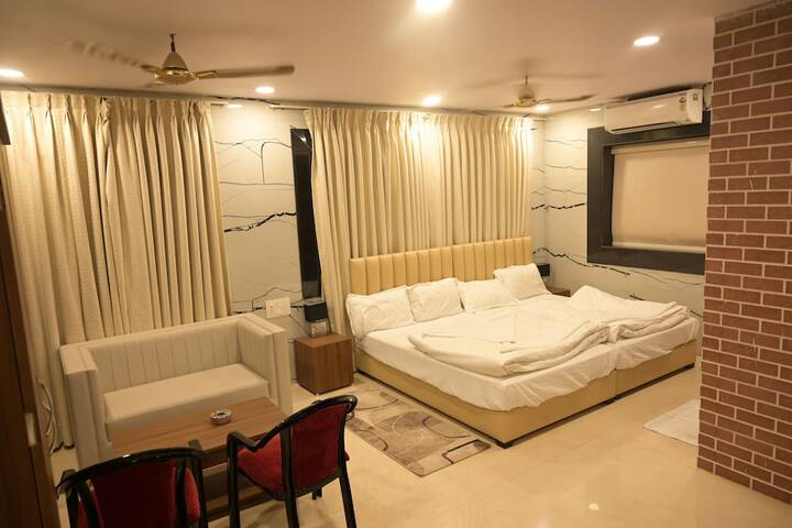 Room 10 of 21