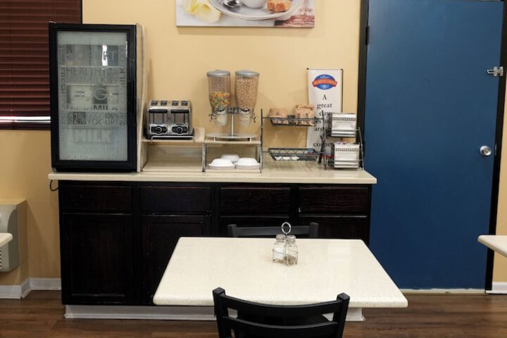 Breakfast area