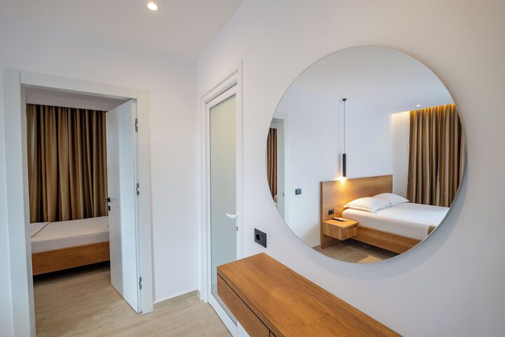 Room 13 of 74