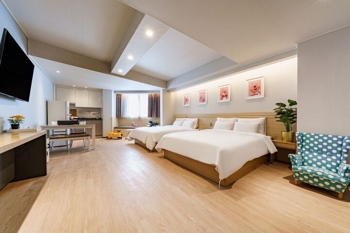 Sacheon Samcheonpohang Brown Dot