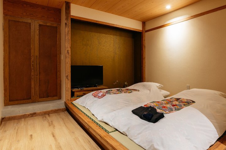 Room 5 of 85