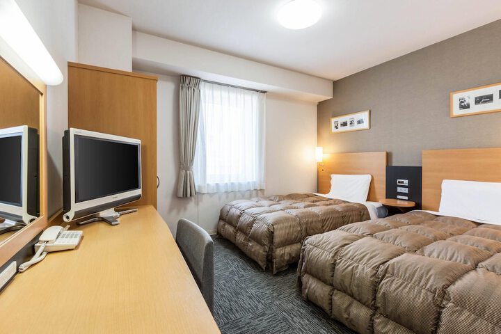 Room 5 of 27