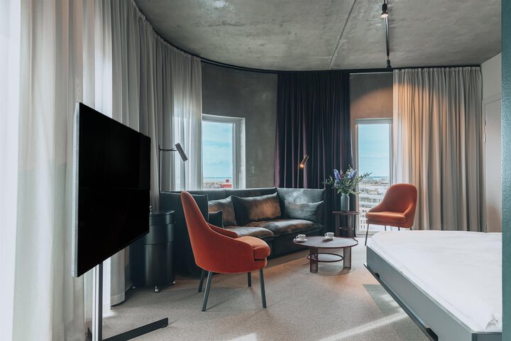 Room 18 of 61