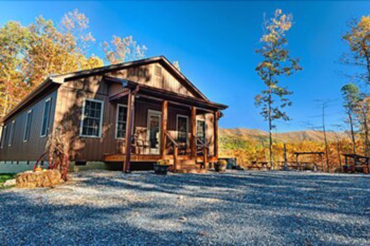 Old Wagon Ridge House in Luray, MD