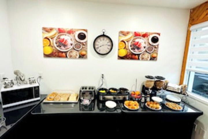 Breakfast/Coffee Service 145 of 165